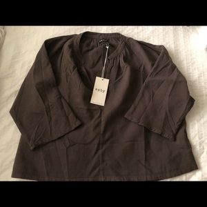 Esby ANA top in Basil